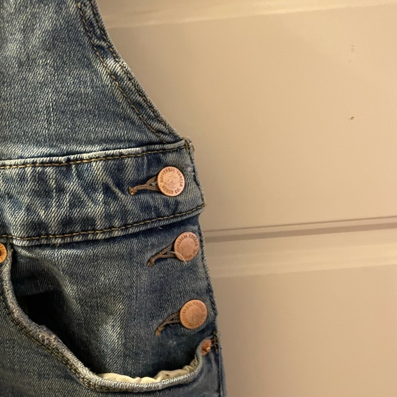 Universal Thread Overalls - Picture 4 of 4
